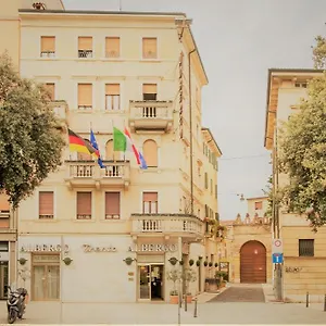 Trento Отель